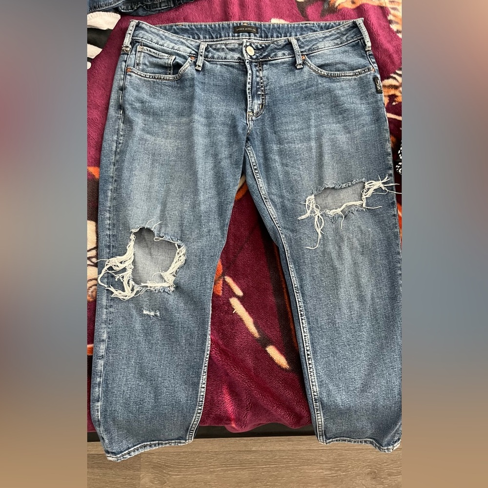 Women’s Ripped Silver Jeans - Picture 3 of 4